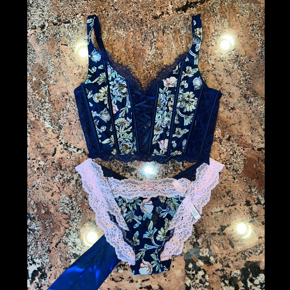 Victoria’s Secret Dream Angels Small Corset Lace Up Panty Set Blue Floral NWT - Picture 4 of 5
